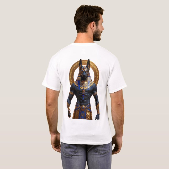 Camiseta Egyptian God Anubis – Muscular Full Figure Holding (Parte Traseira Completa)