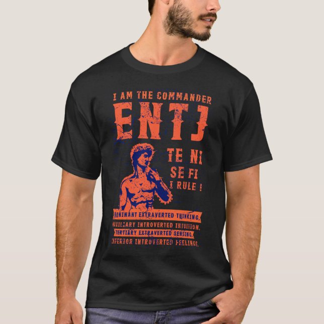 Camiseta Ei, personagem ENTJ digita o comandante extravert (Frente)