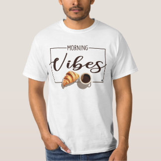Camiseta Eine Tasse Kaffee mit Croissant Abbildung