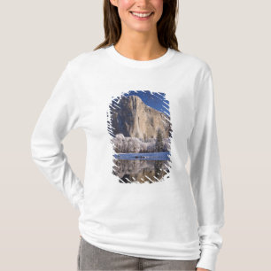 Camiseta El Capitan reflete no rio Merced em 2