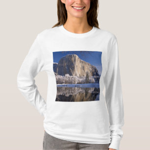 Camiseta El Capitan reflete no rio Merced em 2