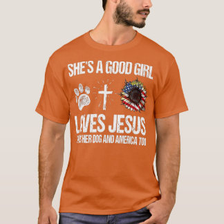 Camiseta Ela ama Jesus ama seu cachorro e me