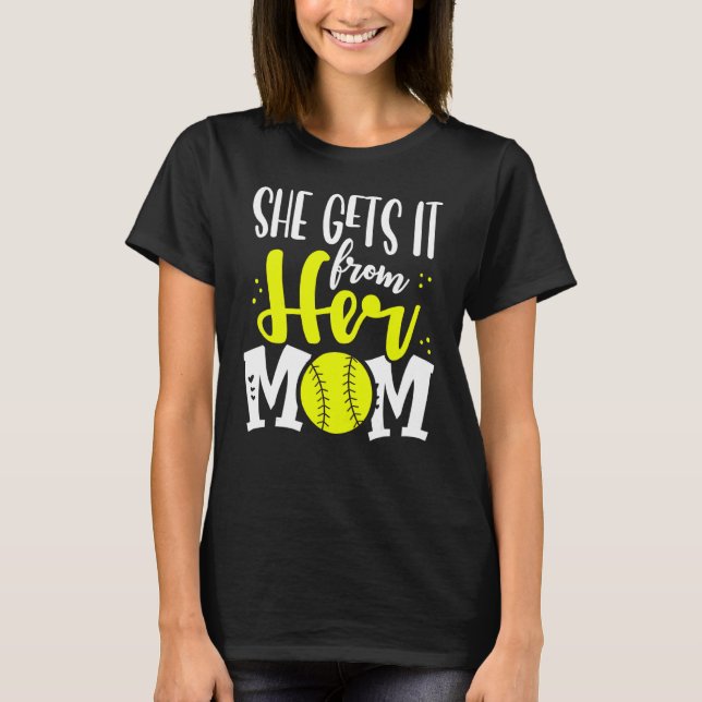 Camiseta Ela Conseguiu Da Mãe Jogadora De Softball Moth (Frente)