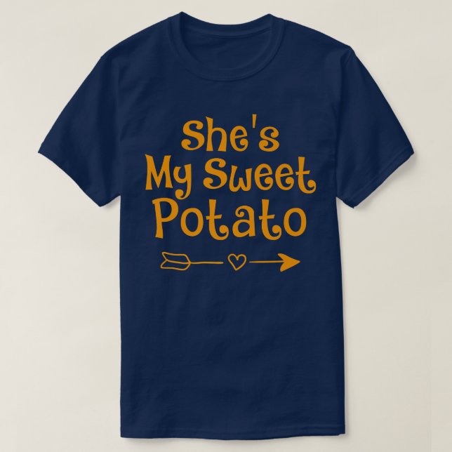 Camiseta Ela é a minha batata doce, eu sou Casal Obrigado. (Frente do Design)