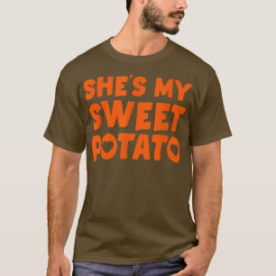 Camiseta Ela é a minha batata doce que eu sou para Casais f