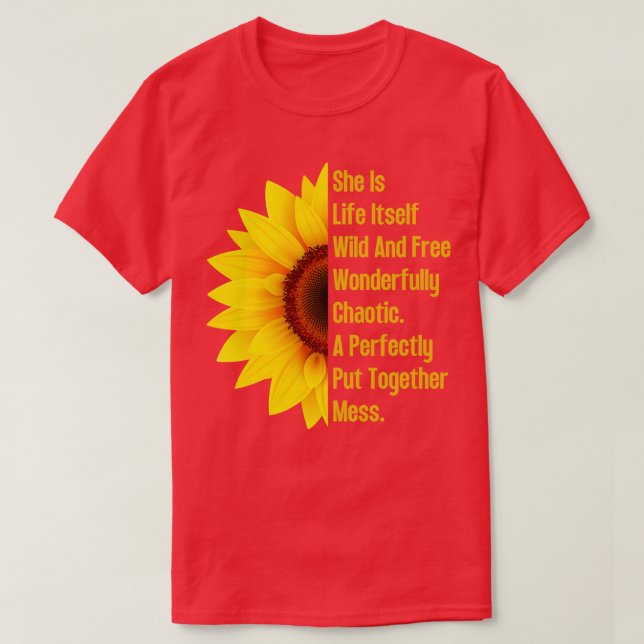 Camiseta Ela É A Sua Vida Selvagem E Flagrante 7 (Frente do Design)