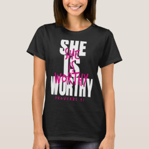 Camiseta Ela é Digna Provérbios 31 Mulher Cristã Fé