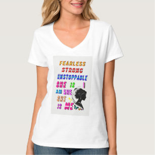 Camiseta Ela É Incessível E Forte
