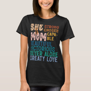 Camiseta Ela É Mãe Tipografia Inspiradora Retro Dia das Mãe