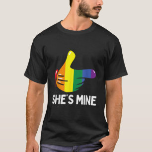 Camiseta Ela é minha bandeira do arco-íris Lésbica Orgulho 