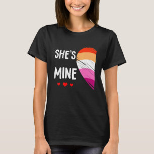 Camiseta Ela É Minha Bandeira Lésbica Lgbt Casal Correspond