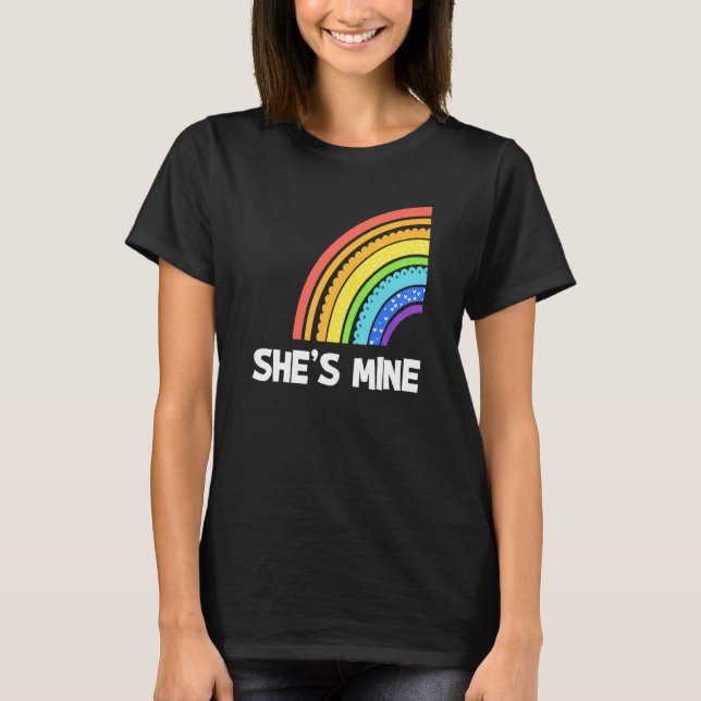 Camiseta Ela é minha Lgbt Lésbica Casais de Correspondência (Frente)