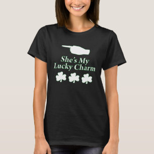 Camiseta Ela é o meu Dia de São Patrício de Charm e marido