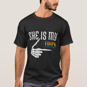 Camiseta Ela É O Meu Esqueleto Que Corresponde Ao Halloween