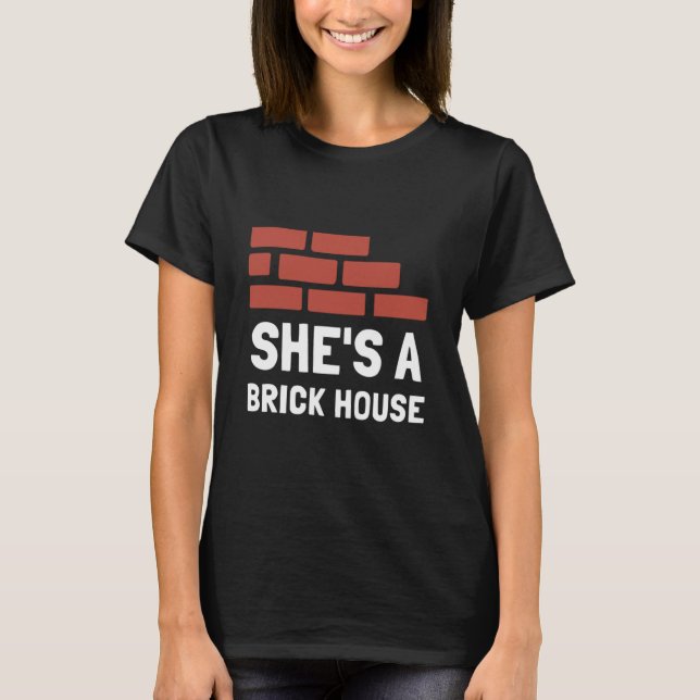 Camiseta Ela É Uma Casa Brick30 (Frente)