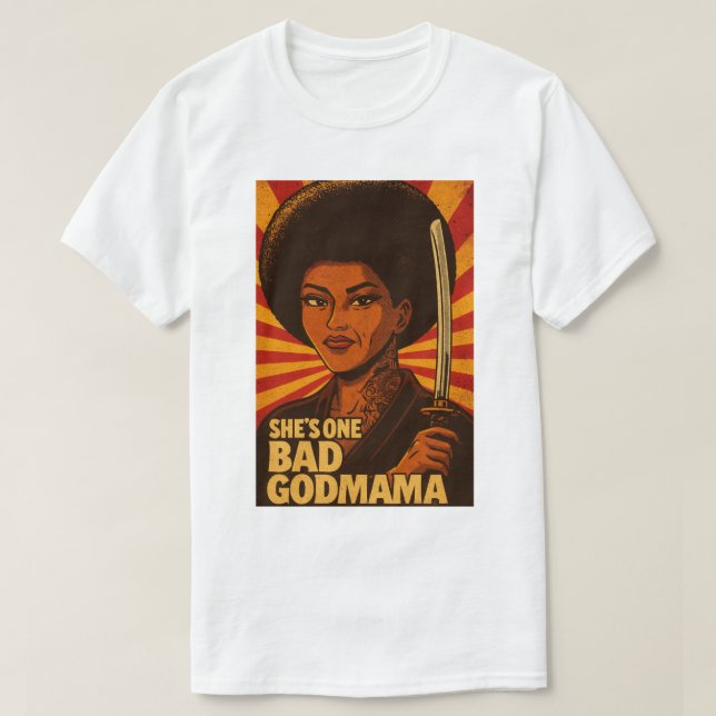 CAMISETA ELA É UMA MÁ GODMAMA EST. 1975 (Frente do Design)