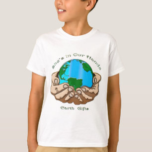 Camiseta ELA ESTÁ EM NOSSA Coleção DE MÃOS