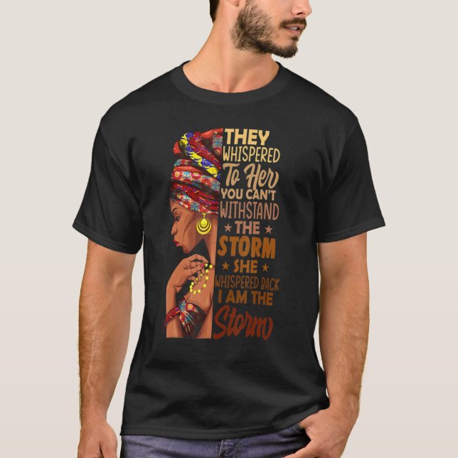 Camiseta Ela Gritou De Volta Eu Sou A Tempestade História N (Frente)