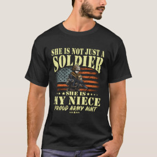 Camiseta Ela Não É Apenas Uma Soldado Ela É Minha Sobrinha 