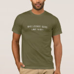 Camiseta "Ela Pareceu Boa Noite Passada", Tee Humor - Diver<br><div class="desc">Camiseta de humor adulto elegante com uma declaração ousada. "Ela Pareceu Boa Noite Passada",  humorista. Camisa engraçada com tema de bebendo para homens com imagens vintage de estilo barato. Perfeito para festas de solteiro ou rastejas de bar. 100% de algodão.</div>