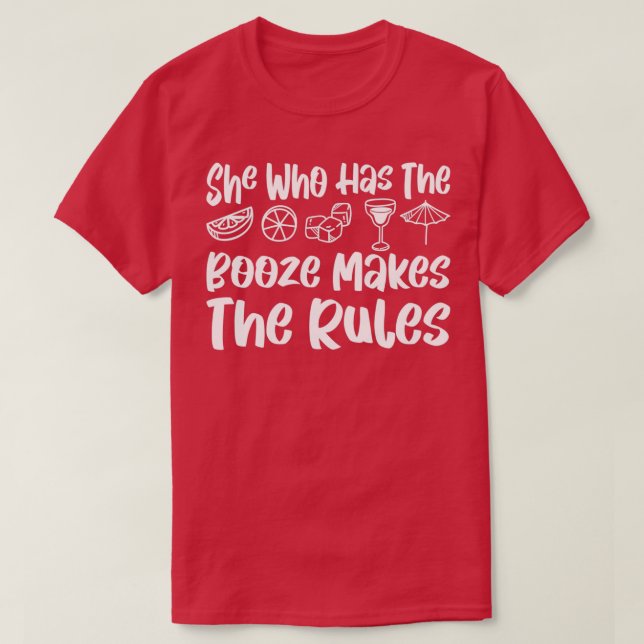 Camiseta Ela que tem a bebida faz as regras 2 (Frente do Design)