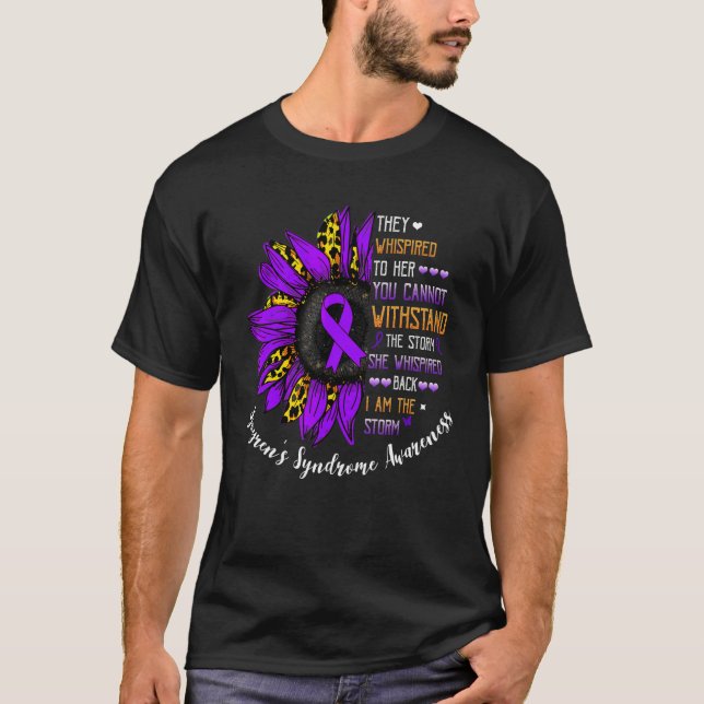 Camiseta Ela sussurrou Eu sou a Síndrome de Tempestade Sjog (Frente)