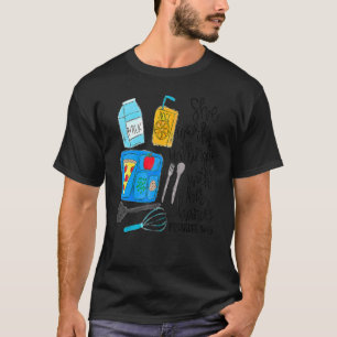 Camiseta Ela Trabalha Com Discernimento Com As Mãos, Almoça