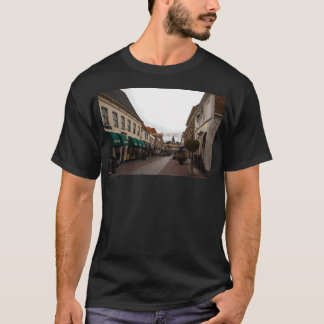 Camiseta Elburg Comprando Rua Holanda.