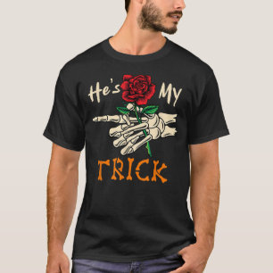 Camiseta Ele É O Meu Truque De Halloween.