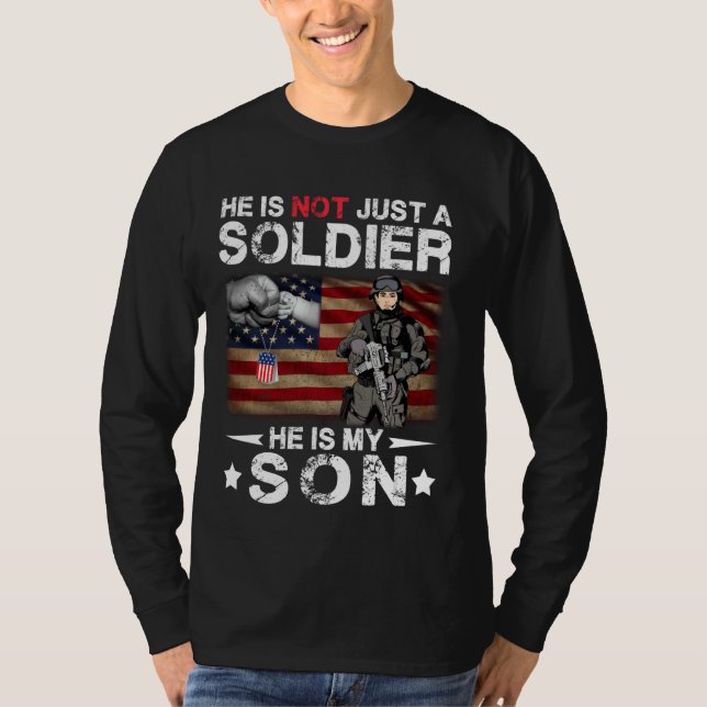 Camiseta Ele Não É Apenas Um Soldado. Ele É Meu Filho. (Frente)