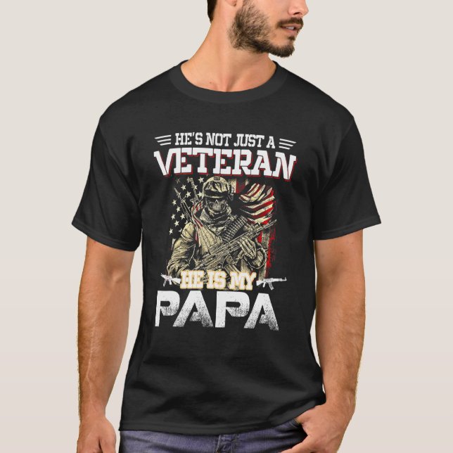 Camiseta Ele Não É Apenas Um Veterano. Ele É Meu Papa Ameri (Frente)