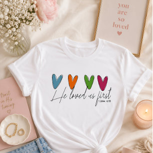 Camiseta Ele nos amou primeiro 