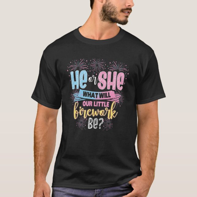 Camiseta Ele ou ela... O que será o nosso pequeno trabalho  (Frente)