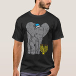 Camiseta Elefante Judeu Menorah Hanukkah Chanukah Animal L<br><div class="desc">Pegue esta camisa do elefante judeu Menorah como presente de Hanukkah 2020 para seu amigo ou membro da família judeu. Gire seu sonho por 8 noites vestindo este chanukah feio Natal judeu Pajama Hebrew Outfit e tenha uma Hannukah feliz!</div>