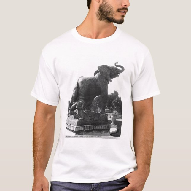Camiseta Elefante novo travado em uma armadilha (Frente)