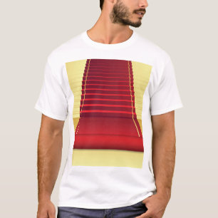 Camiseta Elegância de tapetes vermelhos: fundo de vindima.