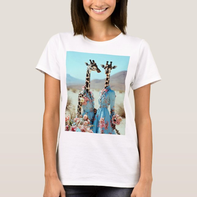 Camiseta "Elegância do Deserto: Girafas na Coutura" (Frente)