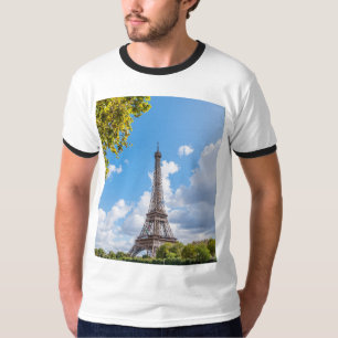 Camiseta "Elegância em Ferro: A Torre Eiffel"