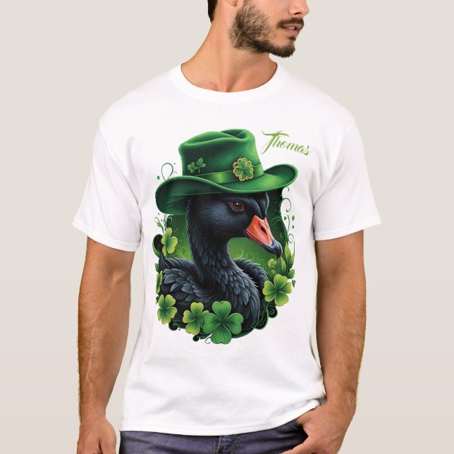 Camiseta Elegância Irlandesa, O Cisne Negro da Rua Patrick. (Frente)