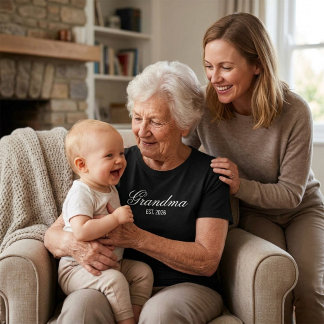 Camiseta Elegant Script Nova Avó Data de Estabelecimento