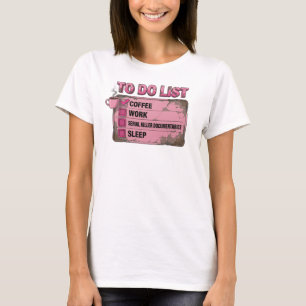 Camiseta Elegante Café ROSA TRABALHO CRIME VERDADEIRO