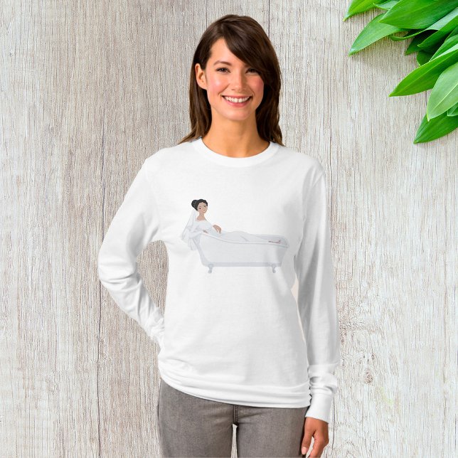 Camiseta Elegante Noiva Relaxando em Bathtub Wedding Design (Criador carregado)