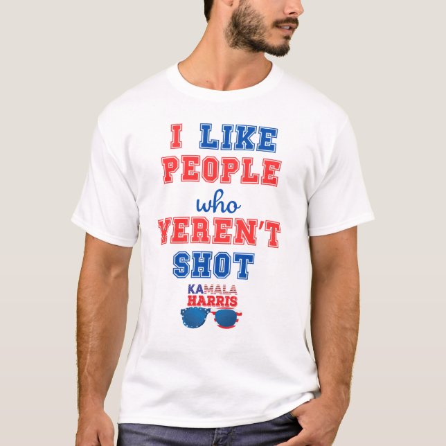 Camiseta Eleição 2024 Kamala Harris Merch Comma La Divertid (Frente)