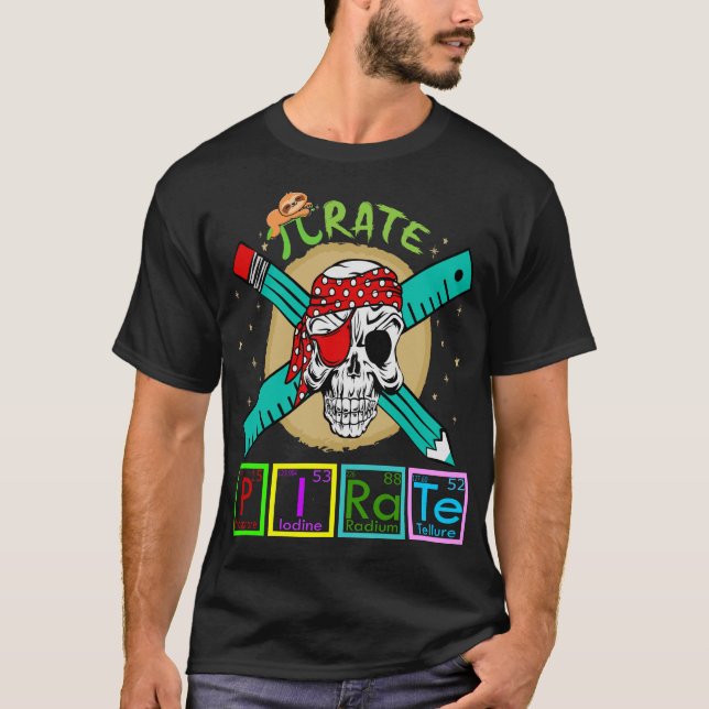 Camiseta Elementos de Mesa Periódicos Piratas 3.14 Física d (Frente)
