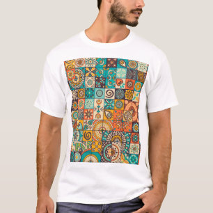 Camiseta Elementos Decorativos: Padrão Vintage Desenhado à 