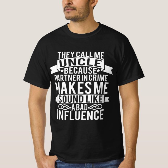 Camiseta Eles Me Chamam De Parceiro Do Tio Em Crime (Frente)