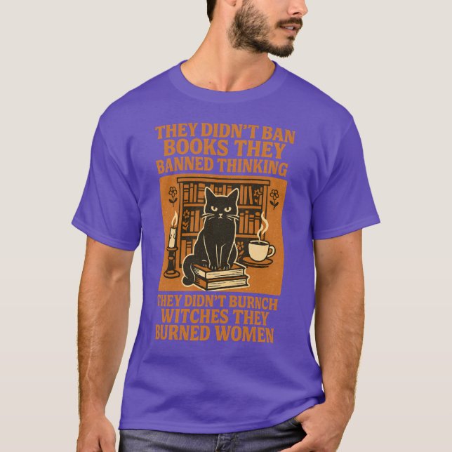 Camiseta Eles não baniram livros que baniram o pensamento (Frente)