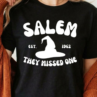 Camiseta Eles Perderam Um Chapéu de Bruxa Salam Witch Retro