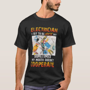 Camiseta Elétrico Eu Tento Ser Bonito Mas Às Vezes Minha Ca