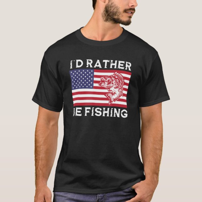 Camiseta Em 4 de julho, eu Preferencialmente pescando (Frente)